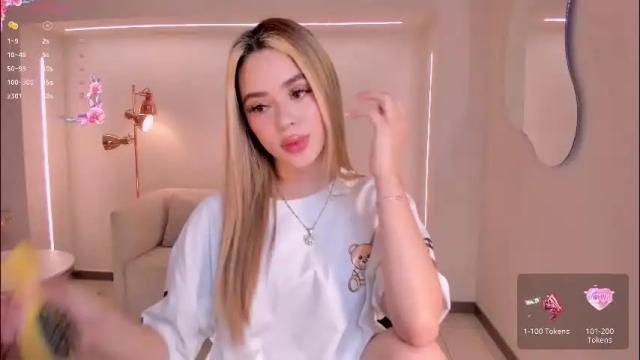 Image 4 of juanitaclay Stream on Chaturbate on 2 months ago