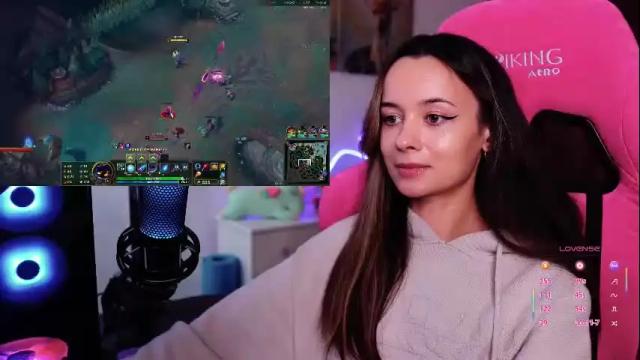 Image 2 of juicy___angel Stream on Chaturbate on 1 month ago