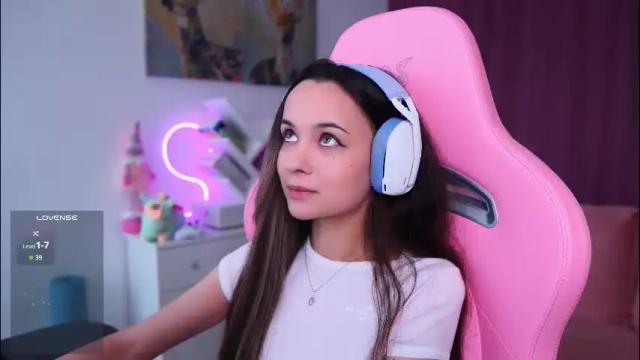 Image 12 of juicy___angel Stream on Chaturbate on 3 days ago