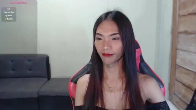 Image 2 of juicy_cumellah Stream on Chaturbate on 4 days ago
