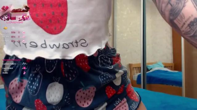 Image 3 of juicy_jesss Stream on Chaturbate on 13 months ago