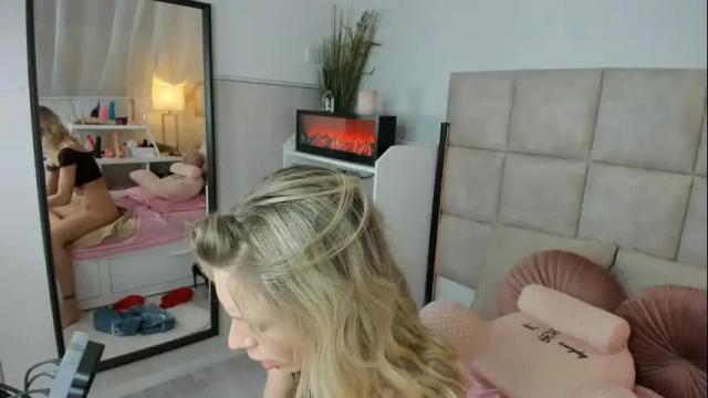 Image 8 of juicy_pussie Stream on Chaturbate on 28 days ago