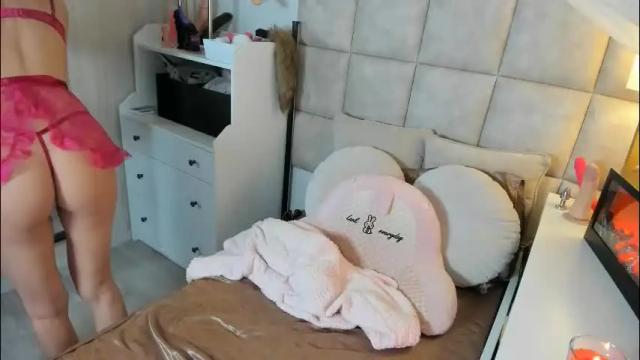 Image 4 of juicy_pussie Stream on Chaturbate on 9 days ago