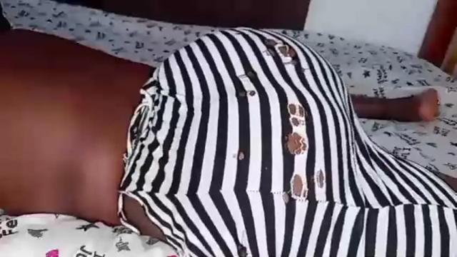 Image 2 of juicybooty_001 Stream on Chaturbate on 3 months ago