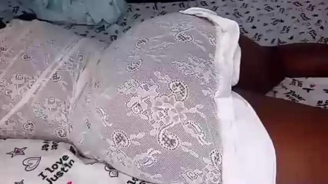 Image 2 of juicybooty_001 Stream on Chaturbate on 2 months ago