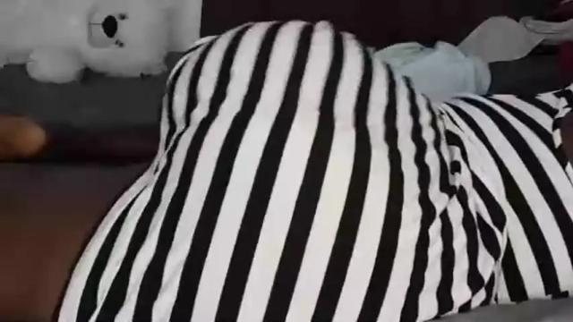 Image 3 of juicybooty_001 Stream on Chaturbate on 2 months ago