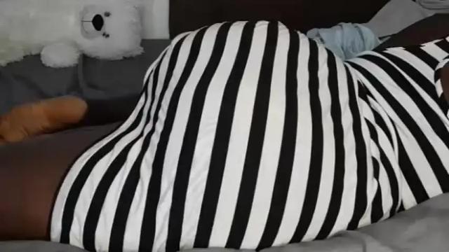 Image 8 of juicybooty_001 Stream on Chaturbate on 2 months ago