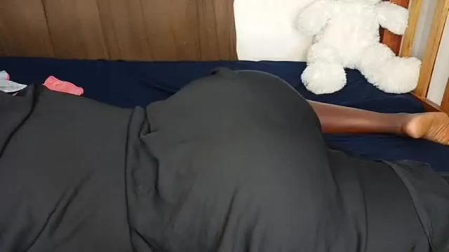 Image 2 of juicybooty_001 Stream on Chaturbate on 1 month ago