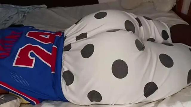 Image 2 of juicybooty_001 Stream on Chaturbate on 29 days ago