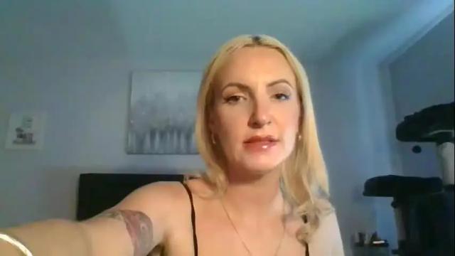 Image 4 of juicyjade2333 Stream on Chaturbate on 9 days ago