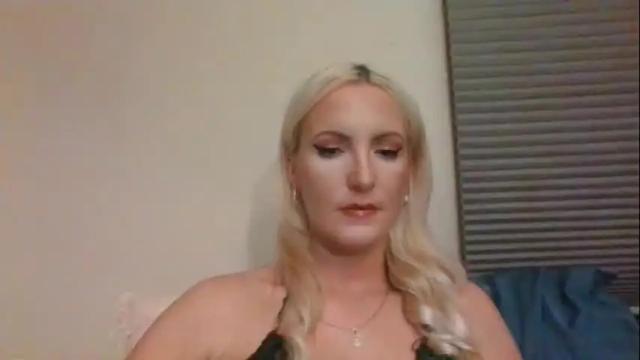 Image 12 of juicyjade2333 Stream on Chaturbate on 6 days ago