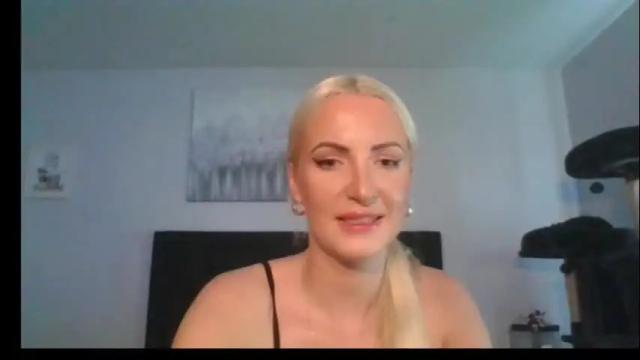 Image 6 of juicyjade2333 Stream on Chaturbate on 2 months ago