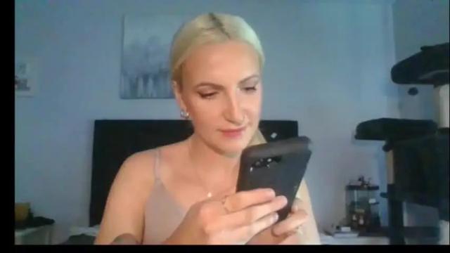 Image 3 of juicyjade2333 Stream on Chaturbate on 4 months ago