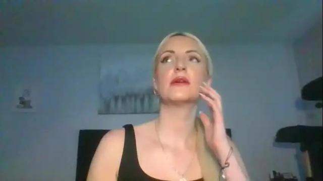 Image 2 of juicyjade2333 Stream on Chaturbate on 4 months ago