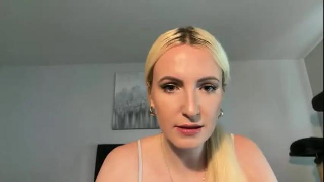 Image 4 of juicyjade2333 Stream on Chaturbate on 3 months ago