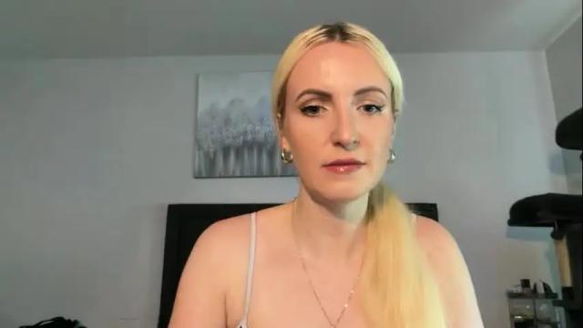 Image 7 of juicyjade2333 Stream on Chaturbate on 3 months ago