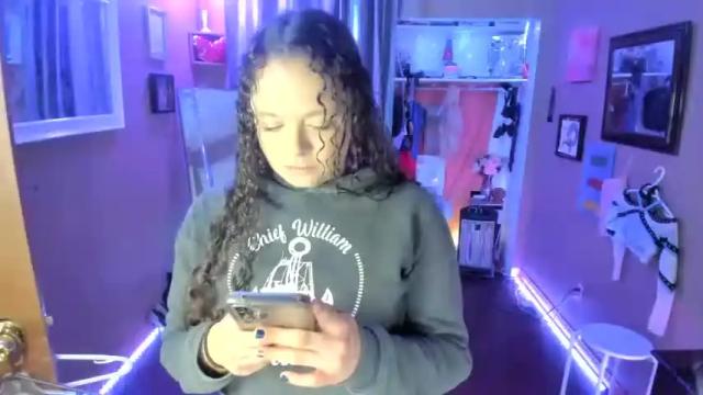 Image 2 of juicyjayxxx69 Stream on Chaturbate on 14 months ago
