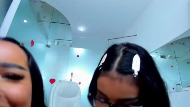 Image 6 of juicyy_queen Stream on Chaturbate on 14 months ago