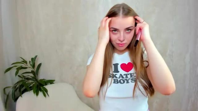 Image 6 of juisy_samka Stream on Chaturbate on 25 months ago