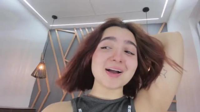 Image 2 of julayviini Stream on Chaturbate on 19 months ago