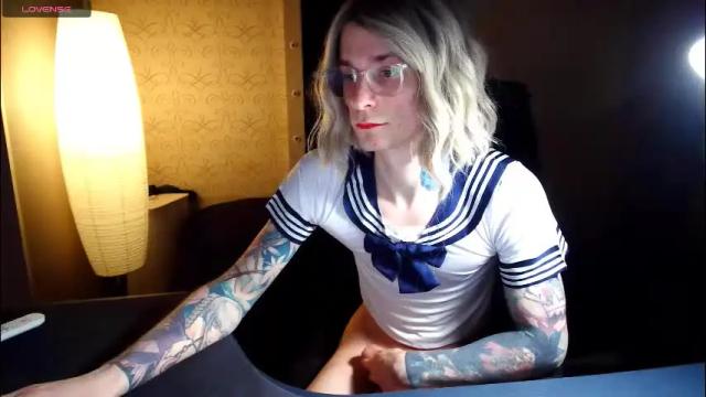 Image 7 of juleea_doll Stream on Chaturbate on 17 days ago