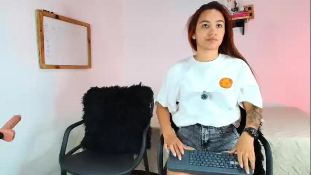 Image 10 of jules_n_gia Stream on Chaturbate on 1 month ago
