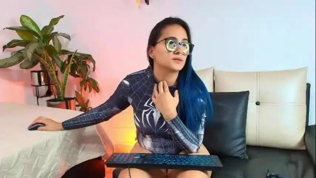 Image 7 of jules_n_gia Stream on Chaturbate on 5 days ago