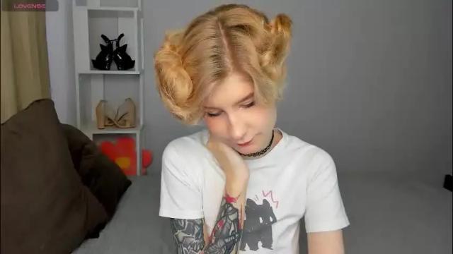 Image 6 of julescrown Stream on Chaturbate on 3 months ago