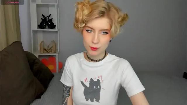 Image 7 of julescrown Stream on Chaturbate on 3 months ago