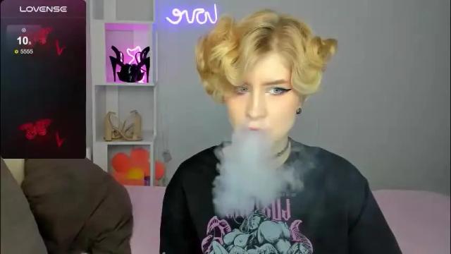 Image 7 of julescrown Stream on Chaturbate on 3 months ago