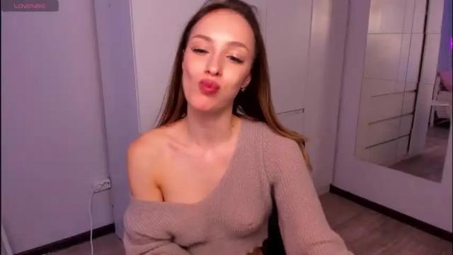 Image 2 of julescrown Stream on Chaturbate on 1 month ago