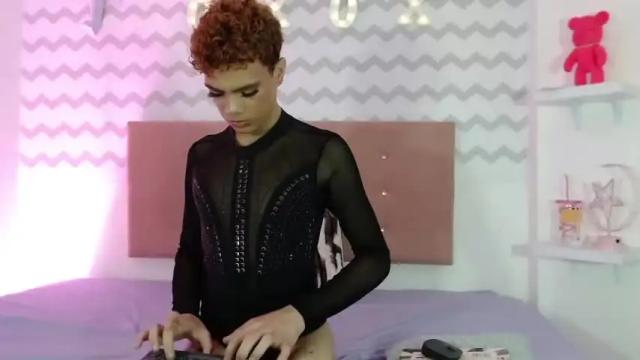Image 7 of juless_miller_ Stream on Chaturbate on 13 months ago