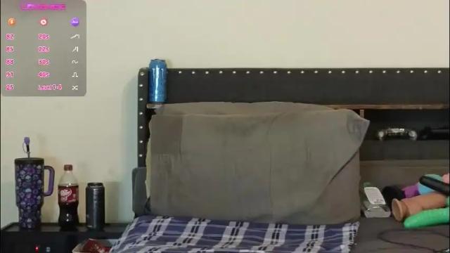 Image 2 of julesssnextdoor Stream on Chaturbate on 1 month ago