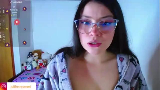 Image 6 of juli05star Stream on Chaturbate on 8 days ago