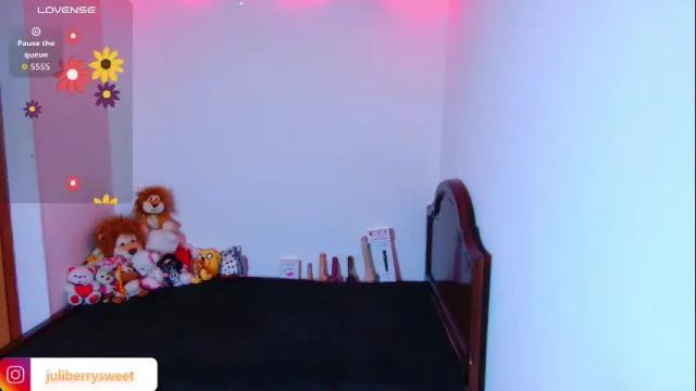 Image 2 of juli05star Stream on Chaturbate on 2 months ago