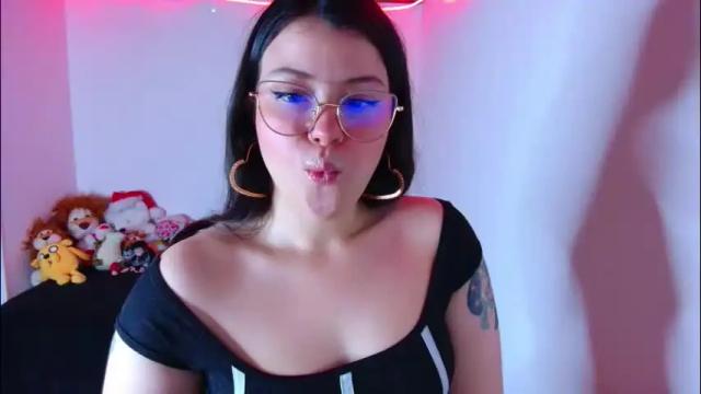 Image 2 of juli05star Stream on Chaturbate on 21 days ago