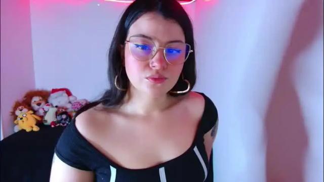 Image 4 of juli05star Stream on Chaturbate on 21 days ago