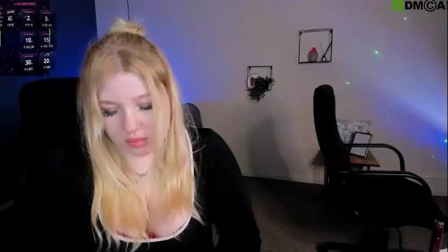 Image 10 of juli_kisss Stream on Chaturbate on 1 month ago