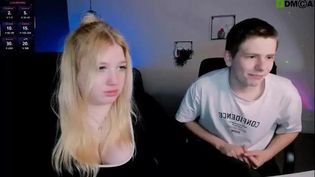 Image 3 of juli_kisss Stream on Chaturbate on 1 month ago