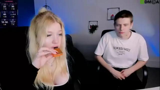 Image 4 of juli_kisss Stream on Chaturbate on 1 month ago