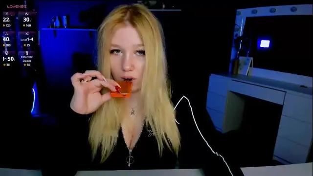 Image 11 of juli_kisss Stream on Chaturbate on 1 month ago