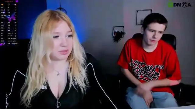 Image 10 of juli_kisss Stream on Chaturbate on 1 month ago