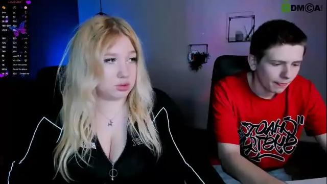 Image 2 of juli_kisss Stream on Chaturbate on 1 month ago