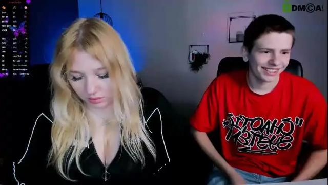 Image 4 of juli_kisss Stream on Chaturbate on 1 month ago