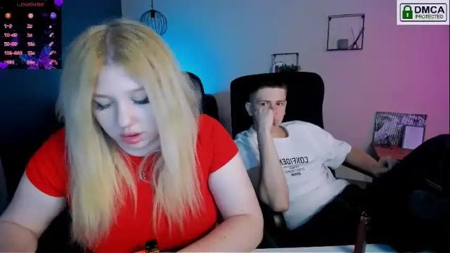 Image 12 of juli_kisss Stream on Chaturbate on 1 month ago