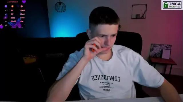 Image 2 of juli_kisss Stream on Chaturbate on 1 month ago