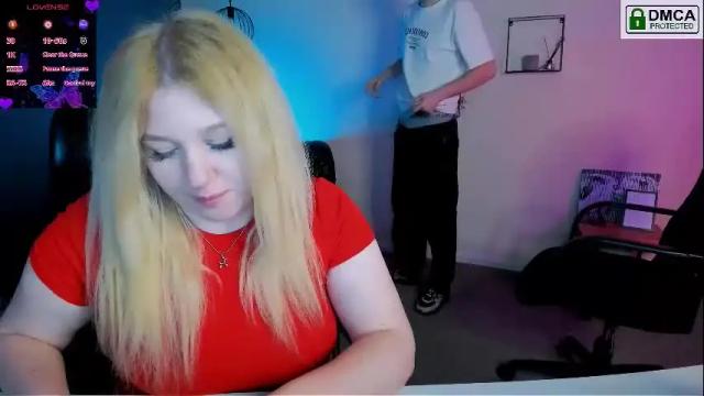 Image 3 of juli_kisss Stream on Chaturbate on 1 month ago