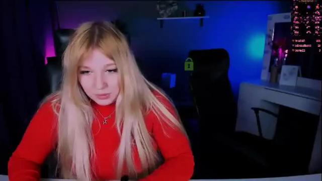 Image 3 of juli_kisss Stream on Chaturbate on 28 days ago