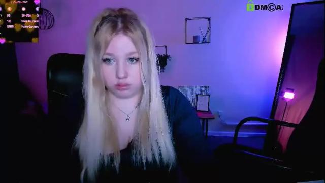 Image 6 of juli_kisss Stream on Chaturbate on 19 days ago