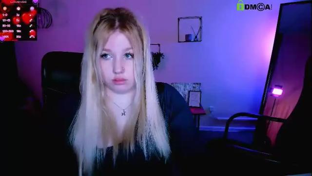 Image 7 of juli_kisss Stream on Chaturbate on 19 days ago